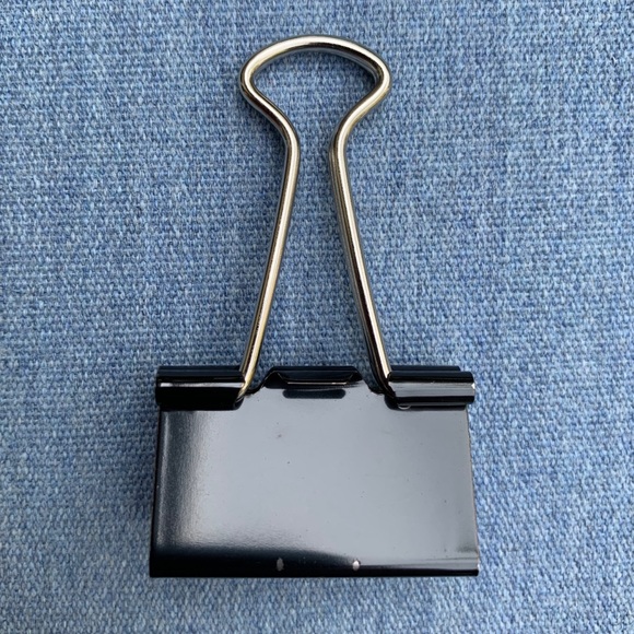 Medium Binder Clips 1 1/4" w - 1/2" cap - 12/Pack - Picture 2 of 5